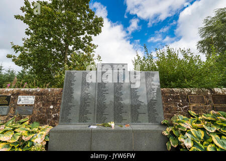 Lockerbie, Schottland, Großbritannien - 19 August, 2017: Der Garten des Gedenkens für die Opfer der Flugzeugkatastrophe in Lockerbie Dryfesdale Friedhof, Lockerbie. Stockfoto