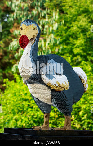 Planckendael Zoo, Mechelen, Belgien - 17. AUGUST 2017: Dodo Vogel aus Lego Steinen in der Ausstellung "die Natur verbindet" von Sean Kenney (seankenney.com) Stockfoto