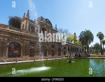 Spanien: Fuente de Mercurio, der Merkur Brunnen in den Gärten des Alcazar von Sevilla, Royal Palace herausragendes Beispiel der Mudejar Architektur Stockfoto