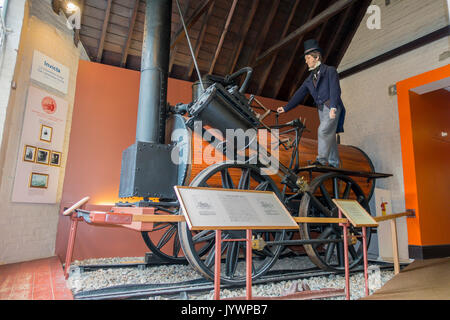 Invicta ist eine Dampflokomotive von Robert Stephenson und Unternehmen in Newcastle-upon-Tyne im Jahr 1829 gebaut. Im Canterbury Museum angezeigt Stockfoto