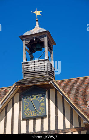 Igtham Mote, Haus, Hof, Uhr und Bell, Sevenoaks, Kent, England, Europa, Stockfoto