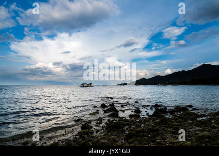 Nachmittag Himmel am Strand von Pemuteran, Bali, Indonesien Stockfoto