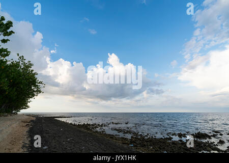 Nachmittag Himmel am Strand von Pemuteran, Bali, Indonesien Stockfoto