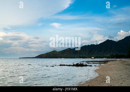 Nachmittag Himmel am Strand von Pemuteran, Bali, Indonesien Stockfoto