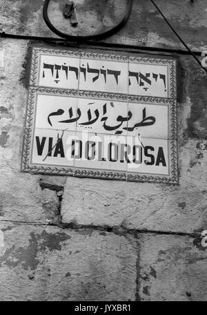 Via Dolorosa in Jerusalem 1987 April 03 biblischen Umgebungen glaubte, den Weg zu Jesus auf dem Weg zur Kreuzigung ging.