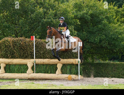 Knutsford, Großbritannien. 20 Aug, 2017. Somerford Park International Horse Trials, Sonntag, Tag 3, Reiter konkurrieren in der Britischen eventing CIC* und CIC** Springen und Langlauf. Credit: Scott Carruthers/Alamy leben Nachrichten Stockfoto