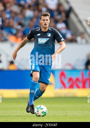 Sinsheim, Deutschland. 19 Aug, 2017. Havard NORDVEIT (1899) Aktion, zum 1:0, Fussball 1. Bundesliga, 1. Spieltag, TSG 1899 Hoffenheim (1899) - der SV Werder Bremen (HB) 1:0, am 19.08.2017 in Sinsheim/Deutschland. | Verwendung weltweit Quelle: dpa/Alamy leben Nachrichten Stockfoto