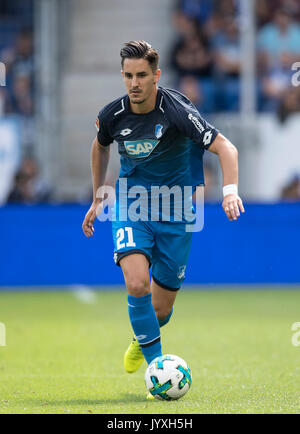Sinsheim, Deutschland. 19 Aug, 2017. Benjamin HÜBNER (HÜBNER, 1899) Aktion, Fussball 1. Bundesliga, 1. Spieltag, TSG 1899 Hoffenheim (1899) - der SV Werder Bremen (HB) 1:0, am 19.08.2017 in Sinsheim/Deutschland. | Verwendung weltweit Quelle: dpa/Alamy leben Nachrichten Stockfoto