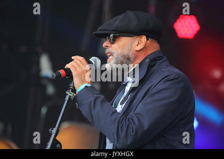 Henley-on-Thames, UK. 20 Aug, 2017. Tausende von Jecken genießen die Musik der Christen auf der diesjährigen Zurückspulen Festival South 2017 der Musik der 80er Jahre an seinem ersten Tag Quelle: Uwe Deffner/Alamy leben Nachrichten Stockfoto