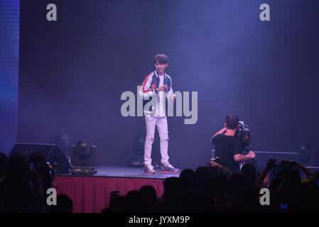 Hongkong, China. 19 Aug, 2017. Kim Samuel AMUEL HONGKONG 1 ST SHOWCASE" in Hongkong, China am 19. August 2017. (Foto durch TPG) Credit: TopPhoto/Alamy leben Nachrichten Stockfoto