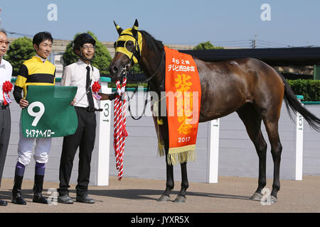 Fukuoka, Japan. 20 Aug, 2017. Diana Halo (Yutaka) Pferderennen: Jockey Yutaka nach dem Gewinn der TV Nishinippon Corp. Sho Kitakyushu Kinen in Kokura Racecourse in Fukuoka, Japan, wirft mit Diana Halo. Credit: Eiichi Yamane/LBA/Alamy leben Nachrichten Stockfoto