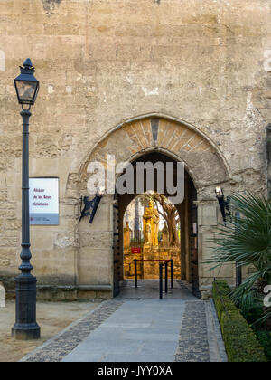 CORDOBA, SPANIEN - 12. MÄRZ 2016: Eintritt zum Alcazar de los Reyes Cristianos Stockfoto