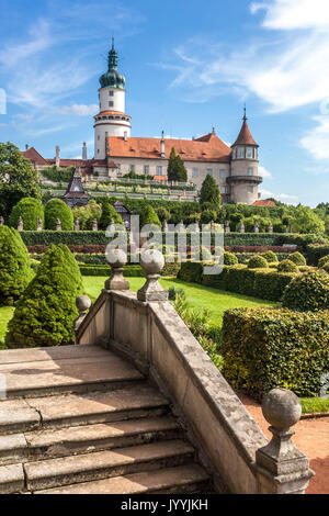 Nove Mesto Nad Metuji Castle Garden Tschechische Republik Stockfoto