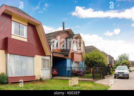 Typisch chilenischen zweigeschossige Häuser in Valdivia Stockfoto