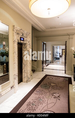 Innenansicht des Langham Hotel, 1 C Portland Pl, Marylebone, London W1B 1JA, Großbritannien Stockfoto