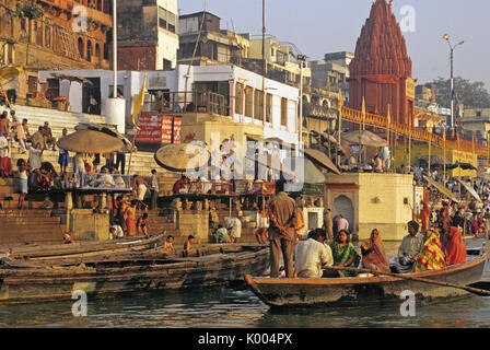 Entlang des Ganges, Varanasi (Benares, Banaras, Kashi), Indien Stockfoto