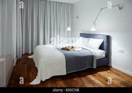 Modernes Schlafzimmer, skandinavischen Interieur Stockfoto