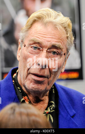 John levene, englischer Schauspieler berühmt für die Rolle von Sergeant Benton, sowie einige Kostüm Rollen im Doktor, der von 1967-1975. Stockfoto