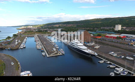 Superyacht Amaryllis Anker auf James Watt Dock Marina in Greenock, Schottland Mit: Superyacht Amaryllis Wo: Greenock, Motorradtouren, Großbritannien Wann: 20 Aug 2017 Quelle: WENN.com Stockfoto