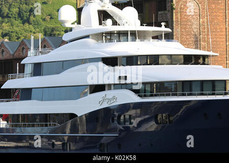 Superyacht Amaryllis Anker auf James Watt Dock Marina in Greenock, Schottland Mit: Superyacht Amaryllis Wo: Greenock, Motorradtouren, Großbritannien Wann: 20 Aug 2017 Quelle: WENN.com Stockfoto