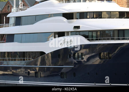 Superyacht Amaryllis Anker auf James Watt Dock Marina in Greenock, Schottland Mit: Superyacht Amaryllis Wo: Greenock, Motorradtouren, Großbritannien Wann: 20 Aug 2017 Quelle: WENN.com Stockfoto