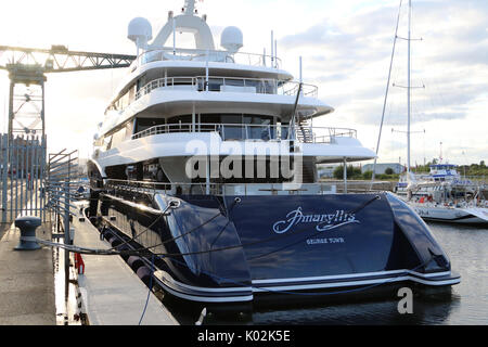 Superyacht Amaryllis Anker auf James Watt Dock Marina in Greenock, Schottland Mit: Superyacht Amaryllis Wo: Greenock, Motorradtouren, Großbritannien Wann: 20 Aug 2017 Quelle: WENN.com Stockfoto