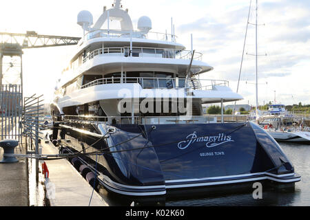 Superyacht Amaryllis Anker auf James Watt Dock Marina in Greenock, Schottland Mit: Superyacht Amaryllis Wo: Greenock, Motorradtouren, Großbritannien Wann: 20 Aug 2017 Quelle: WENN.com Stockfoto