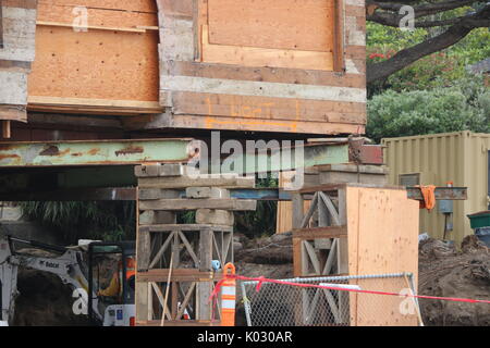 Haus renoviert, erhöht. Stockfoto