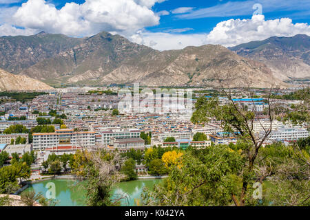 Lhasa Stadt und die umliegenden Berge in Tibet China Stockfoto