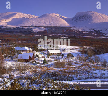 Dramatische Winter Blick auf Ben Nevis und Aonach Mhor aus dem Westen in der Nähe von Spean Bridge, Lochaber, West Highlands Stockfoto