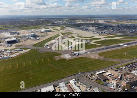 Eine Luftaufnahme des Flughafens Heathrow, der britischen geschäftigsten Stockfoto