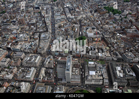 Ein Luftbild von London vom Oxford Circus, Regent Street in Richtung Mayfair und Soho Stockfoto