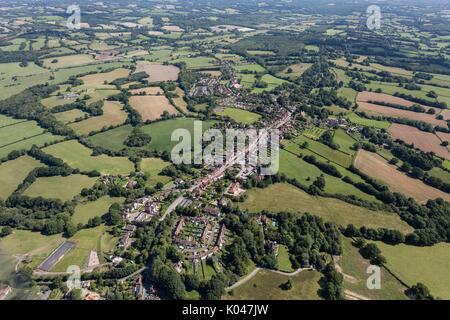 Eine Luftaufnahme der East Sussex Dorf von Burwash, dem ehemaligen Zuhause von Rudyard Kipling Stockfoto