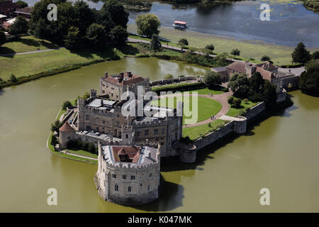 Eine Luftaufnahme von Leeds Castle, Kent. Stockfoto