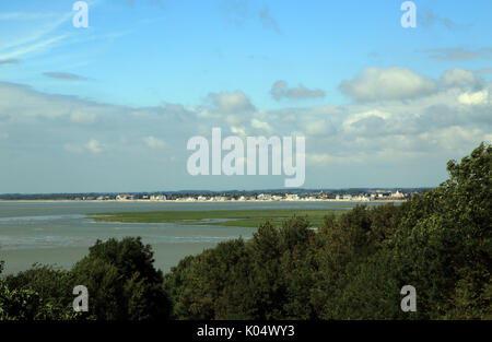 Blick über die Baie de Somme, Cayeux sur Mer von der Rue de la Chapelle Saint Valery sur Somme, Somme, Hauts-de-France, Frankreich Stockfoto