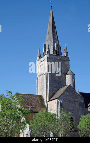 Die Abteikirche von Saint Benoit, der hl. Benedikt, in der Nähe von Poitiers. Spätromanische, 11. und 12. Jahrhundert Stockfoto