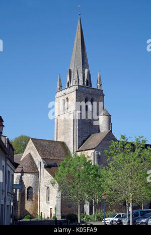 Die Abteikirche von Saint Benoit, der hl. Benedikt, in der Nähe von Poitiers. Spätromanische, 11. und 12. Jahrhundert Stockfoto