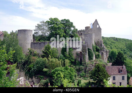 Ruinen des Château d'Angles-sur-l'Anglin, auf einer Klippe oberhalb, Fluss Anglin, die stammt aus dem zwölften Jahrhundert, und wurde in der 15 Cent vergrößert Stockfoto