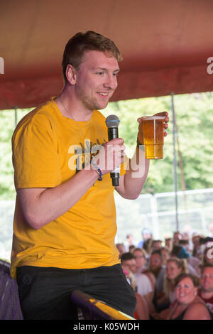 Schauspieler Jo Lycett im Hylands Park, Chelmsford, Essex am Sonntag, August an diesen Jahren V Festival 20. Stockfoto