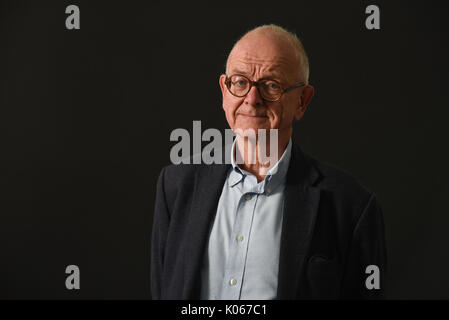 Edinburgh International Book Festival, Schottland, Großbritannien. 21 Aug, 2017. Edinburgh International Book Festival Montag, den 21. August. Henry Thomas Marsh CBE FRCS ist einer der führenden britischen Neurochirurg und Pionier auf dem Gebiet der NEUROCHIRURGISCHEN Fortschritte in der Ukraine. Credit: Stuart Cobley/Alamy leben Nachrichten Stockfoto