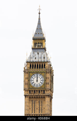 London, Großbritannien. 21. August 2017. Das Zifferblatt der Uhr am Mittag im Palast von Westminster, Big Ben Glockenspiel für die letzte Zeit. Big Ben's Bongs wird Verstummen von Heute wegen der grossen Renovierung, die es Klingeln für bis zu vier Jahre zu stoppen. Credit: London pix/Alamy leben Nachrichten Stockfoto