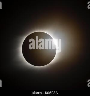 21. August 2017: Lyon County, KY - ein Blick auf die Korona der Sonne und Bailey's Beads bei einer totalen Sonnenfinsternis aus Gesamtheit an der Mittellinie der Schatten in Lyon County, KY entfernt Stockfoto