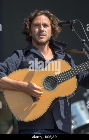 Jack Savoretti im Hylands Park, Chelmsford, Essex am Sonntag, August an diesen Jahren V Festival 20. Stockfoto