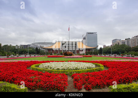 Taipei, Taiwan - 21. März 2015: Garten vor Sun Yat-sen Memorial Hall Stockfoto