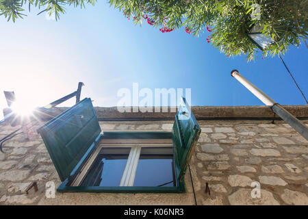 Sehenswürdigkeiten in Kroatien. Insel Hvar, mit typischen, mediterranen Architektur in Stein. Stockfoto