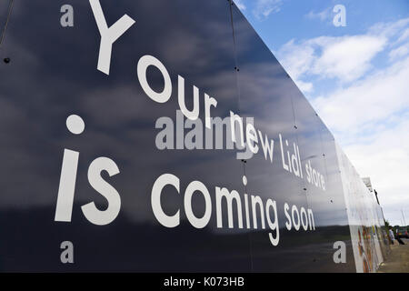 Werbetafeln rund um den Standort einer neuen Lidl Supermarkt Heacham in Norfolk entwickelt wird. Stockfoto