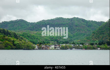 Landschaft des Lake Towada in Aomori, Japan. See Towada ist die größte Caldera Lake auf der Hauptinsel Honshu, Japan. Stockfoto