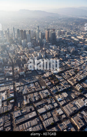 Los Angeles Downtown Sommer am Nachmittag Antenne in Südkalifornien. Stockfoto