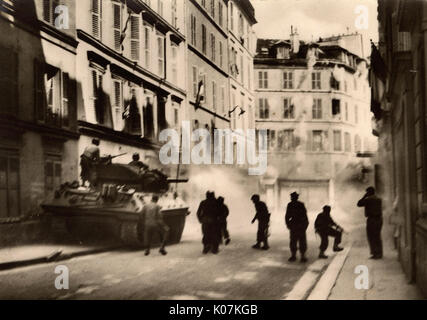 WW2 - Befreiung von Paris. Ein Leclerc-Panzer in Aktion Stockfoto