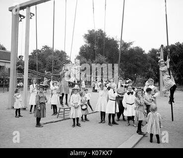 Girls' Spielplatz, Harriet Island, St. Paul, Minnesota, USA Datum: ca. 1905 Stockfoto